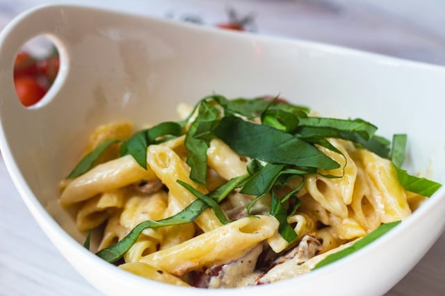 GF Penne Pasta w/ Alfredo Sauce.